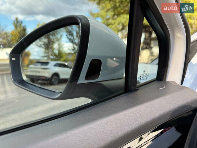 Білий Фольксваген ID.4, об'ємом двигуна 0 л та пробігом 34 тис. км за 26440 $, фото 18 на Automoto.ua