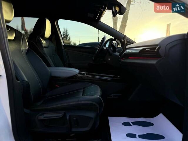 Белый Фольксваген ID.4, объемом двигателя 0 л и пробегом 92 тыс. км за 29000 $, фото 24 на Automoto.ua