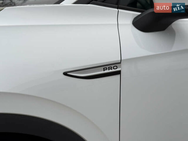 Белый Фольксваген ID.4, объемом двигателя 0 л и пробегом 61 тыс. км за 20900 $, фото 6 на Automoto.ua