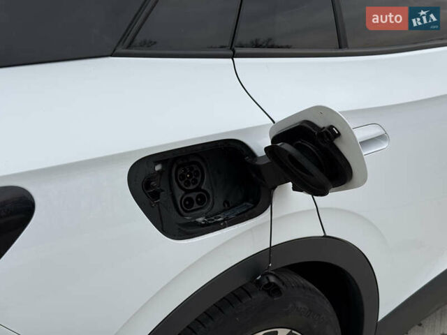 Белый Фольксваген ID.4, объемом двигателя 0 л и пробегом 61 тыс. км за 20900 $, фото 21 на Automoto.ua