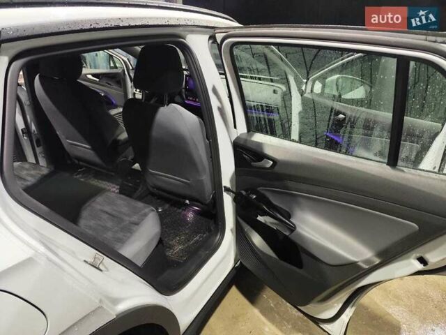 Белый Фольксваген ID.4, объемом двигателя 0 л и пробегом 187 тыс. км за 21500 $, фото 14 на Automoto.ua