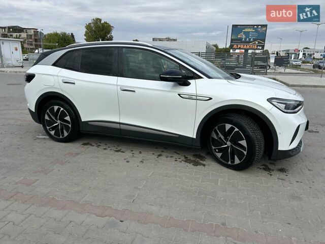 Белый Фольксваген ID.4, объемом двигателя 0 л и пробегом 16 тыс. км за 26999 $, фото 3 на Automoto.ua
