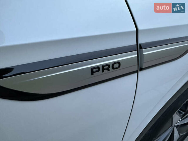 Белый Фольксваген ID.4, объемом двигателя 0 л и пробегом 65 тыс. км за 22999 $, фото 18 на Automoto.ua