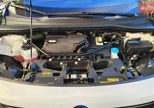 Белый Фольксваген ID.4, объемом двигателя 0 л и пробегом 34 тыс. км за 26600 $, фото 30 на Automoto.ua