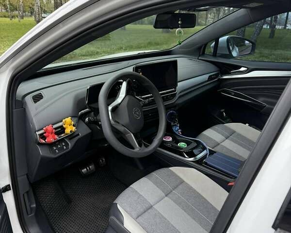 Белый Фольксваген ID.4, объемом двигателя 0 л и пробегом 95 тыс. км за 22999 $, фото 6 на Automoto.ua