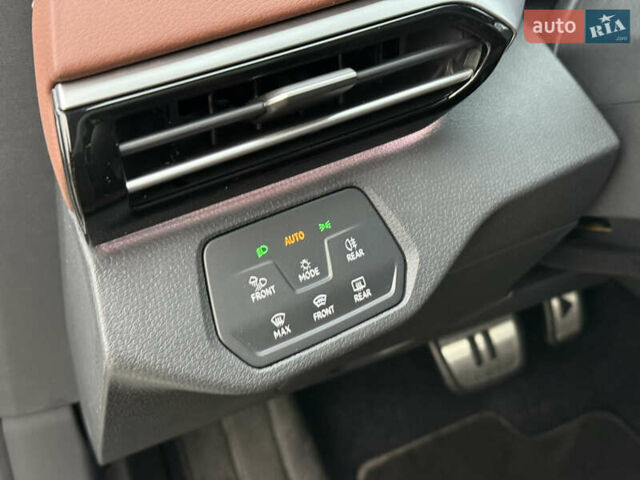 Белый Фольксваген ID.4, объемом двигателя 0 л и пробегом 61 тыс. км за 20900 $, фото 37 на Automoto.ua