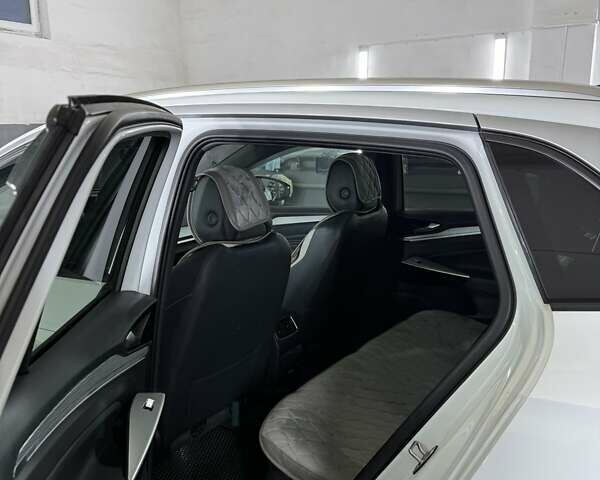 Білий Фольксваген ID.4, об'ємом двигуна 0 л та пробігом 52 тис. км за 22500 $, фото 15 на Automoto.ua
