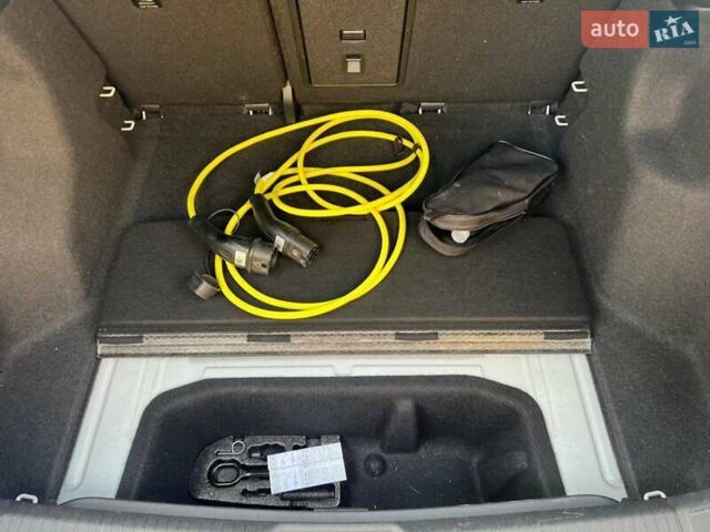 Білий Фольксваген ID.4, об'ємом двигуна 0 л та пробігом 140 тис. км за 23500 $, фото 9 на Automoto.ua