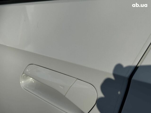 Білий Фольксваген ID.4, об'ємом двигуна 0 л та пробігом 34 тис. км за 26490 $, фото 10 на Automoto.ua