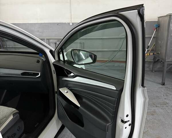 Білий Фольксваген ID.4, об'ємом двигуна 0 л та пробігом 52 тис. км за 22500 $, фото 12 на Automoto.ua