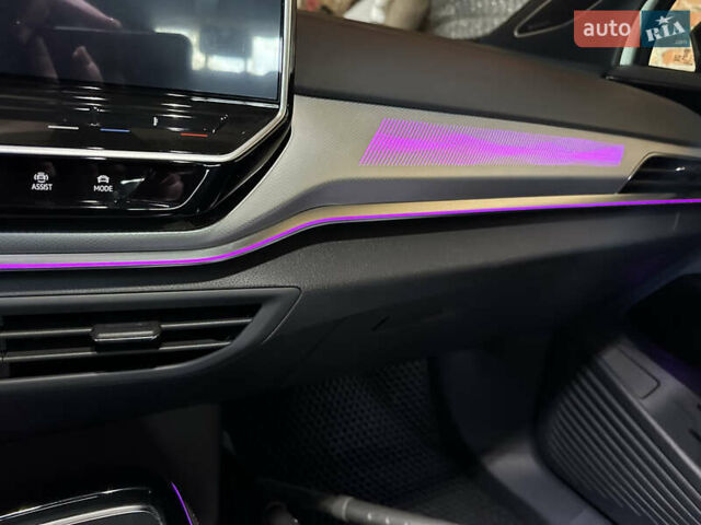 Белый Фольксваген ID.4, объемом двигателя 0 л и пробегом 56 тыс. км за 28500 $, фото 9 на Automoto.ua