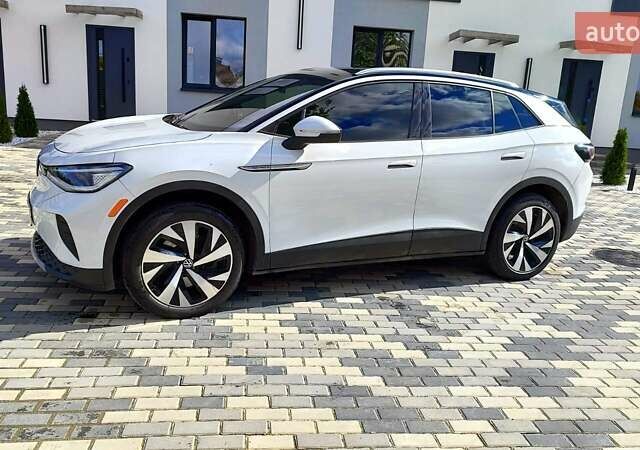 Белый Фольксваген ID.4, объемом двигателя 0 л и пробегом 34 тыс. км за 26600 $, фото 4 на Automoto.ua