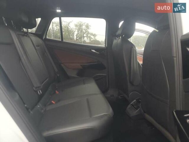 Белый Фольксваген ID.4, объемом двигателя 0 л и пробегом 63 тыс. км за 10700 $, фото 10 на Automoto.ua