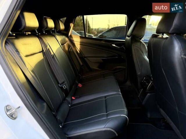 Белый Фольксваген ID.4, объемом двигателя 0 л и пробегом 92 тыс. км за 29000 $, фото 19 на Automoto.ua