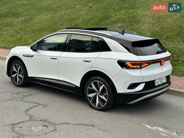Белый Фольксваген ID.4, объемом двигателя 0 л и пробегом 65 тыс. км за 22999 $, фото 7 на Automoto.ua
