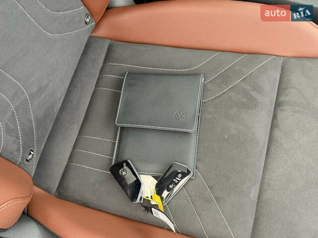 Белый Фольксваген ID.4, объемом двигателя 0 л и пробегом 61 тыс. км за 20900 $, фото 57 на Automoto.ua