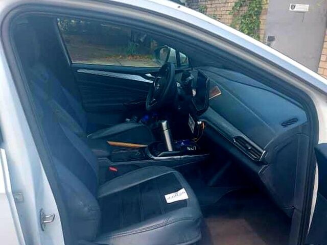 Белый Фольксваген ID.4, объемом двигателя 0 л и пробегом 186 тыс. км за 22500 $, фото 2 на Automoto.ua