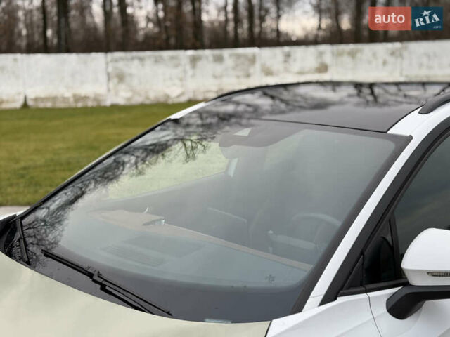 Белый Фольксваген ID.4, объемом двигателя 0 л и пробегом 61 тыс. км за 20900 $, фото 7 на Automoto.ua