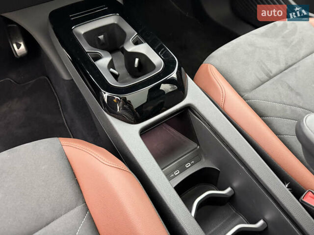 Белый Фольксваген ID.4, объемом двигателя 0 л и пробегом 61 тыс. км за 20900 $, фото 53 на Automoto.ua