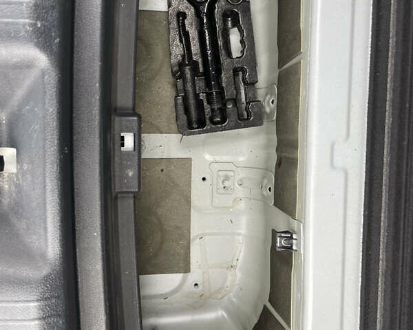 Білий Фольксваген ID.4, об'ємом двигуна 0 л та пробігом 27 тис. км за 25500 $, фото 36 на Automoto.ua
