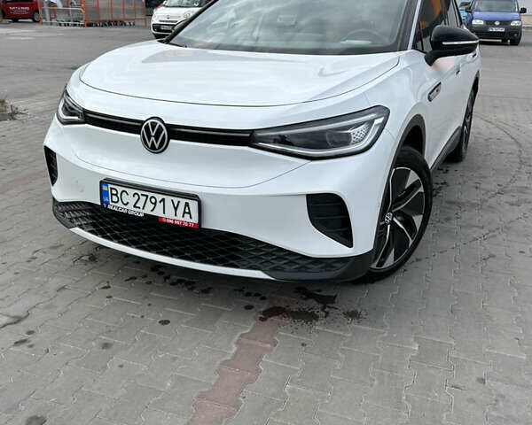 Белый Фольксваген ID.4, объемом двигателя 0 л и пробегом 16 тыс. км за 26999 $, фото 1 на Automoto.ua