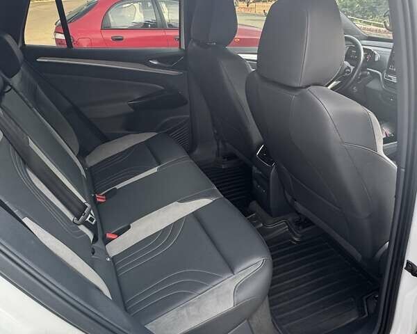 Білий Фольксваген ID.4, об'ємом двигуна 0 л та пробігом 80 тис. км за 25000 $, фото 6 на Automoto.ua