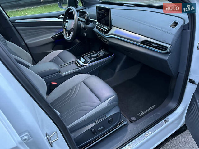 Белый Фольксваген ID.4, объемом двигателя 0 л и пробегом 65 тыс. км за 22999 $, фото 21 на Automoto.ua