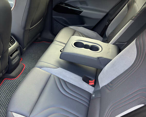 Белый Фольксваген ID.4, объемом двигателя 0 л и пробегом 28 тыс. км за 36249 $, фото 23 на Automoto.ua