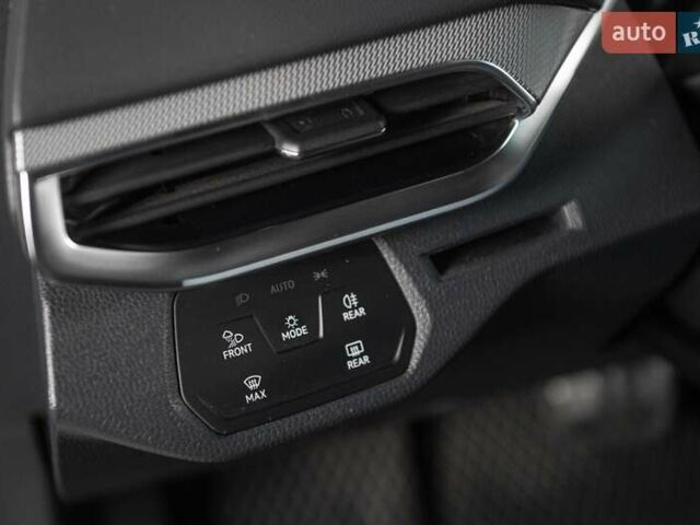 Білий Фольксваген ID.4, об'ємом двигуна 0 л та пробігом 61 тис. км за 27999 $, фото 46 на Automoto.ua