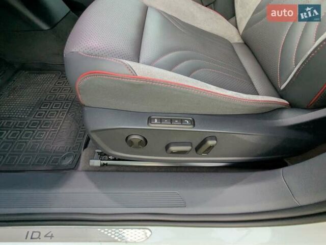 Белый Фольксваген ID.4, объемом двигателя 0 л и пробегом 14 тыс. км за 29500 $, фото 4 на Automoto.ua