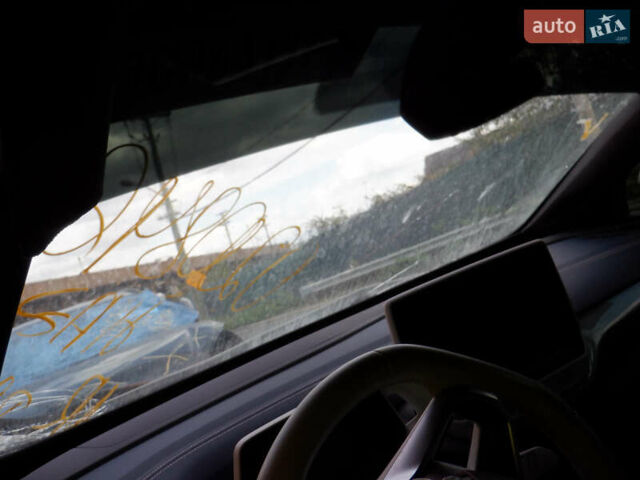 Білий Фольксваген ID.4, об'ємом двигуна 0 л та пробігом 63 тис. км за 17000 $, фото 22 на Automoto.ua