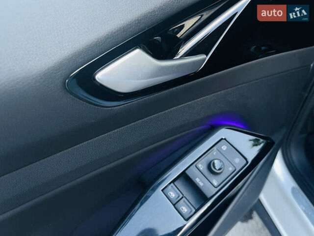 Білий Фольксваген ID.4, об'ємом двигуна 0 л та пробігом 76 тис. км за 25500 $, фото 23 на Automoto.ua