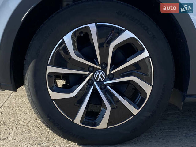 Фольксваген ID.4 2023 в Киеве на Automoto.ua Белый Фольксваген ID.4, объемом двигателя 0 л и пробегом 15 тыс. км за 24800 $, фото 18 на Automoto.ua
