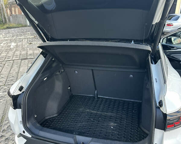 Белый Фольксваген ID.4, объемом двигателя 0 л и пробегом 44 тыс. км за 25000 $, фото 15 на Automoto.ua