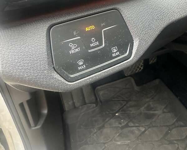 Білий Фольксваген ID.4, об'ємом двигуна 0 л та пробігом 33 тис. км за 28000 $, фото 6 на Automoto.ua