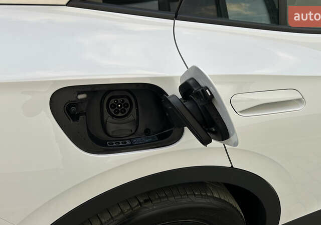 Белый Фольксваген ID.4, объемом двигателя 0 л и пробегом 47 тыс. км за 25500 $, фото 22 на Automoto.ua