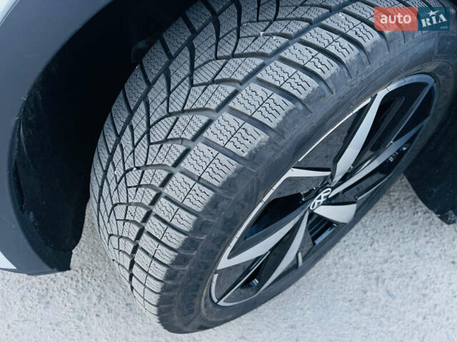 Білий Фольксваген ID.4, об'ємом двигуна 0 л та пробігом 76 тис. км за 25500 $, фото 41 на Automoto.ua