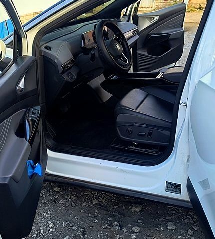 Белый Фольксваген ID.4, объемом двигателя 0 л и пробегом 32 тыс. км за 22000 $, фото 9 на Automoto.ua