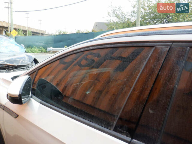 Білий Фольксваген ID.4, об'ємом двигуна 0 л та пробігом 63 тис. км за 17000 $, фото 14 на Automoto.ua