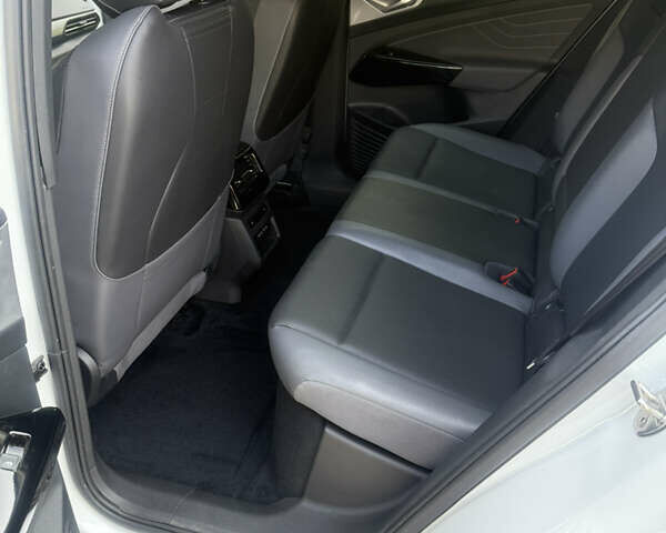 Белый Фольксваген ID.4, объемом двигателя 0 л и пробегом 55 тыс. км за 24300 $, фото 12 на Automoto.ua