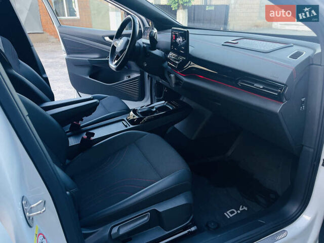 Білий Фольксваген ID.4, об'ємом двигуна 0 л та пробігом 76 тис. км за 25500 $, фото 17 на Automoto.ua