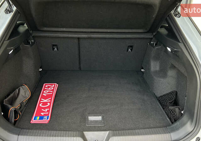 Белый Фольксваген ID.4, объемом двигателя 0 л и пробегом 47 тыс. км за 25500 $, фото 28 на Automoto.ua