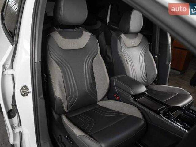 Білий Фольксваген ID.4, об'ємом двигуна 0 л та пробігом 61 тис. км за 27999 $, фото 39 на Automoto.ua