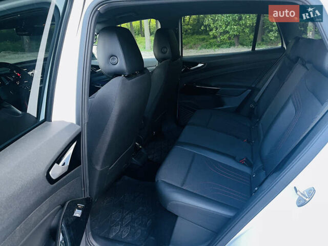 Білий Фольксваген ID.4, об'ємом двигуна 0 л та пробігом 76 тис. км за 25500 $, фото 9 на Automoto.ua