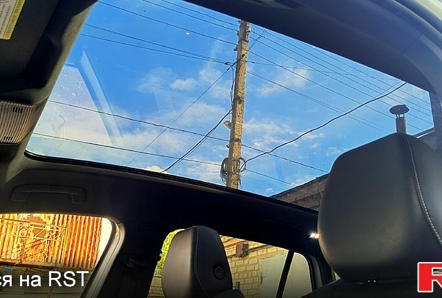 Белый Фольксваген ID.4, объемом двигателя 0 л и пробегом 32 тыс. км за 22000 $, фото 3 на Automoto.ua