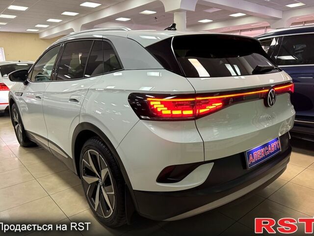 Білий Фольксваген ID.4, об'ємом двигуна 0.15 л та пробігом 21 тис. км за 25300 $, фото 3 на Automoto.ua