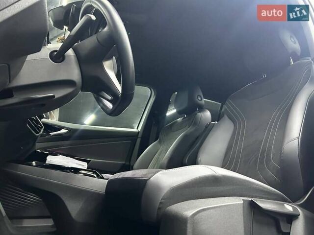 Білий Фольксваген ID.4, об'ємом двигуна 0 л та пробігом 13 тис. км за 28000 $, фото 22 на Automoto.ua