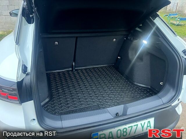 Белый Фольксваген ID.4, объемом двигателя 0 л и пробегом 71 тыс. км за 23800 $, фото 7 на Automoto.ua