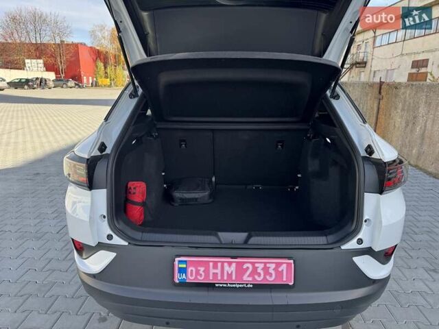 Білий Фольксваген ID.4, об'ємом двигуна 0 л та пробігом 39 тис. км за 27500 $, фото 26 на Automoto.ua