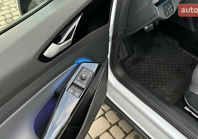 Белый Фольксваген ID.4, объемом двигателя 0 л и пробегом 47 тыс. км за 25500 $, фото 40 на Automoto.ua